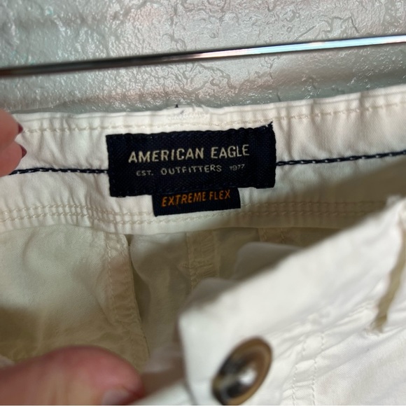 American Eagle Men’s Extreme Flex White Shorts - Picture 6 of 8